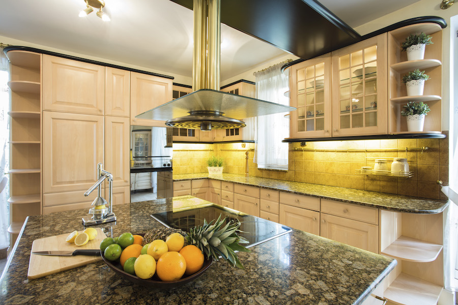 Traditional style kitchen