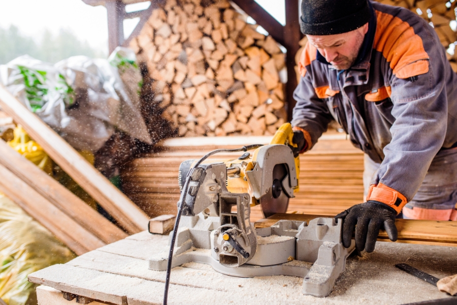 What Are the Benefits of Hiring a Carpenter