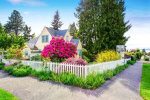 From Vision to Reality- Expert Advice on Creating a Custom Wood Fence