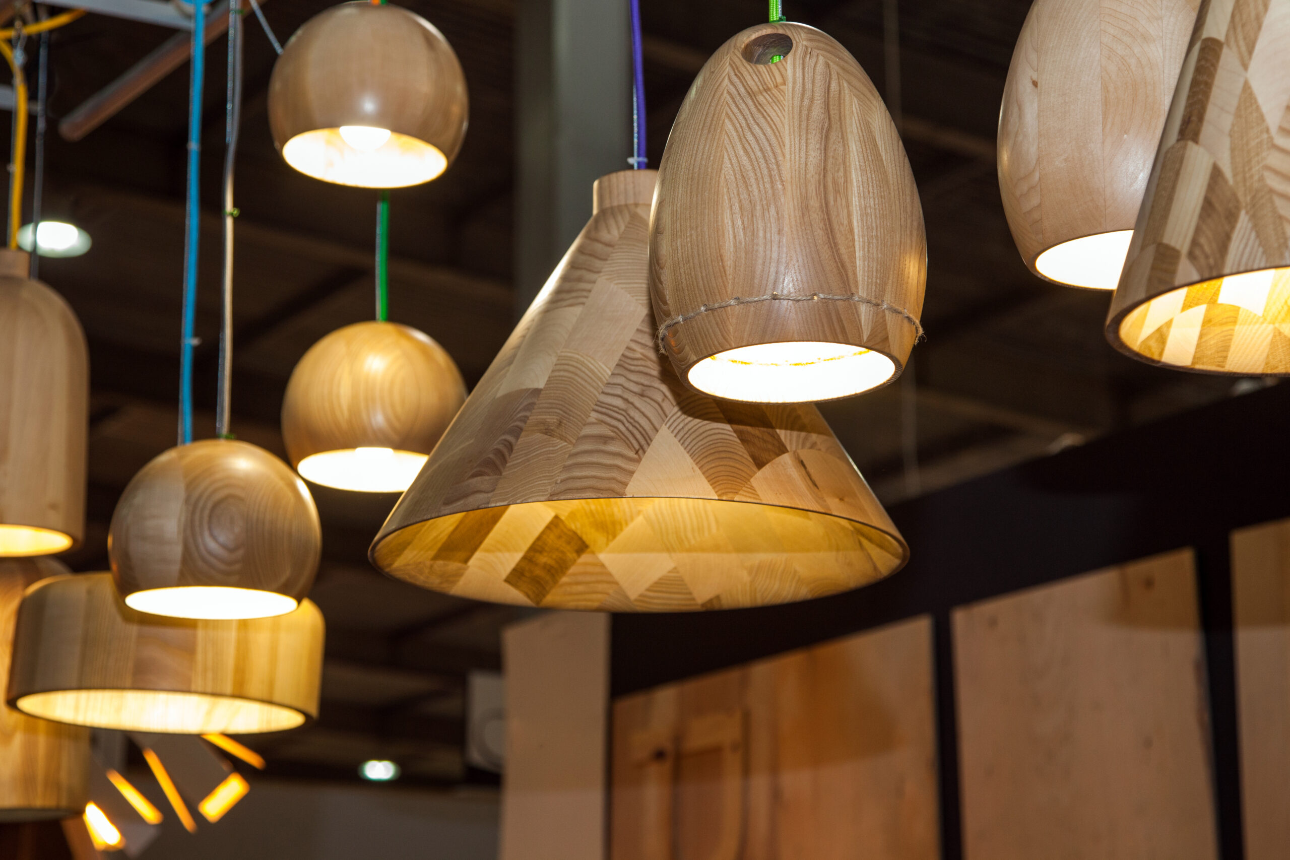 What to Consider When Choosing Wooden Light Fixtures