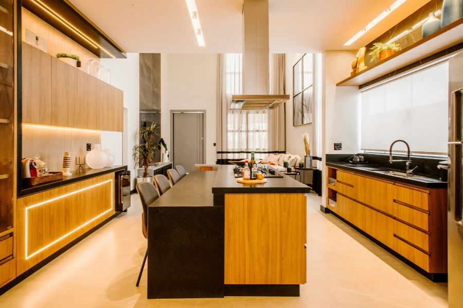 Outgrowing Your Kitchen? 7 Signs It’s Time for a Custom Kitchen Design